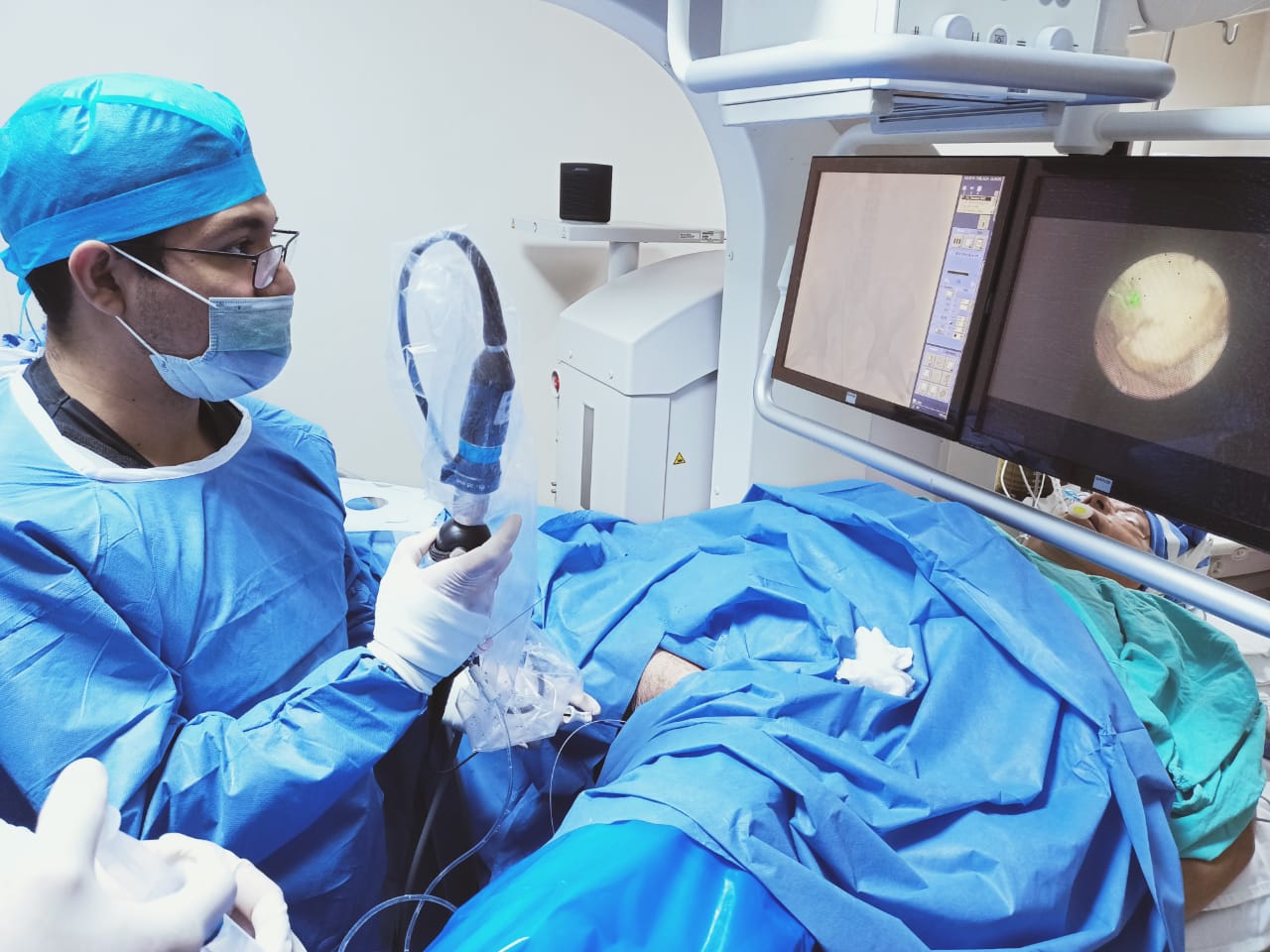 Cirugía urológica asistida por monitorización endoscópica